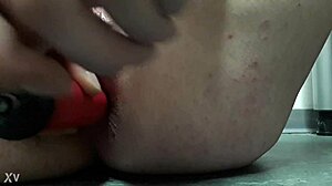 pumpe fotze und arsch voll mit luft 😈