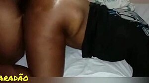 enchendo o cuzinho de leite com leite