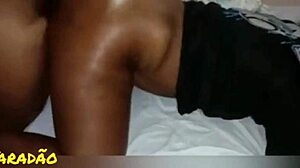 enchendo o cuzinho de leite com leite