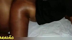 enchendo o cuzinho de leite com leite