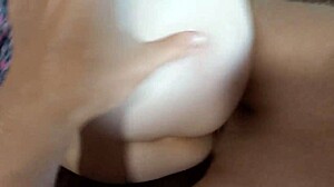 ukraińska milf jeździ na chuja na pieska z potrójnym wytryskiem na koniec