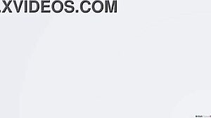 ब्लॉन्ड स्टूडेंट स्टॉकिंग्स में टीचर से नेल्ड होती है