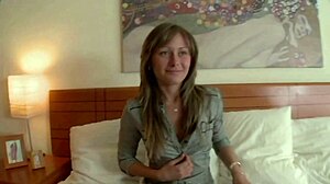 anastasiya’s pink pussy lips tease hard! 😈