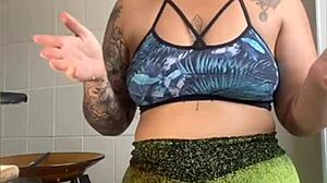 married lady pretends to cook online, but flashes her swollen pussy instead