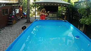 is melissa the mermaid in the pool?