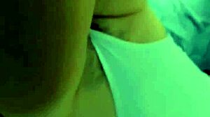 19-year-old colombian girl in ecuador looking to meet up