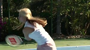 Passionate Lesbian Girls Kiss And Lick Pussies