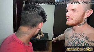 Gang bang 3 su 1 con doppia penetrazione anale