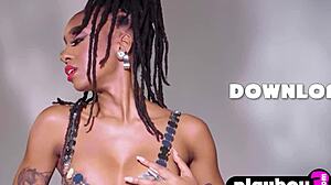 Glamorous Big Ass Black Teen Sabrea Phenix Looks Amazing During Posing