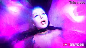 Dövmeli Valerica Steele sert hızlı sikiş alıyor