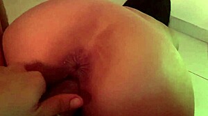 La Mejor Amiga De Mi Novia Me Deja Follarla Mientras Viene