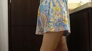 Hidden cam catches Venezuelan nurse Milet peeing! Wow! 😲  