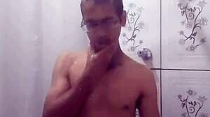 Vazou na net me exibindo para putinha do meu bairro hoje vou comer essa gostosa