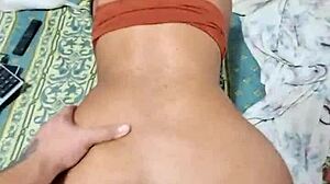 parto el culo enorme de mi hijastra que rico ver mi verga entrando por ese ano dilatado