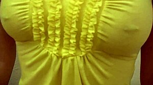 Moaning GF tests sextoy to orgasm?