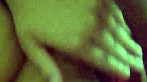 Exibindo e tocando minha buceta bem gostoso cheia de tesão doida pra sentar na pica