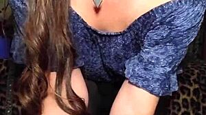 Mymistressk wants ya to worship her pantyhosed feet now