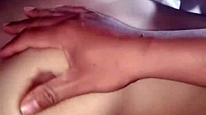 Pinay Öğrenci Kiralık Evde Ev Arkadaşıyla Sikişiyor