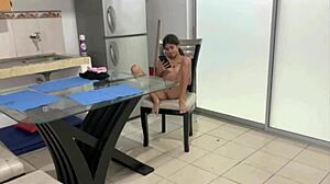 Hermanastra Cachonda Teases Sensually with Phone in Hand!