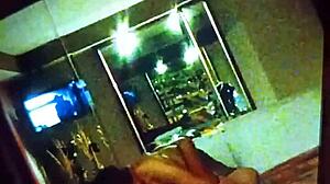 la ex esposa de un primo me da una mamada de verga y se come mis huevos en el motel