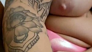 i flash my pussy and dick while masturbating solo