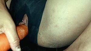 Sexy Amateur Achieves Orgasm Teasing Shaved Pussy with Fruit