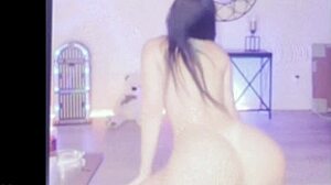 big booty latina shaking her ass