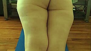 i love watching this naked yoga session with big tits to jerk off to