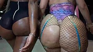 Big ass ridin me cowgirl