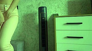 Female desperate to pee wets her jeans and panties.