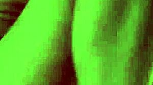 Slatka plavuša istražuje senzualne avanture