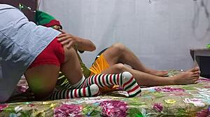 Madrasta ebony seduz enteado inocente para cavalgada selvagem no pau