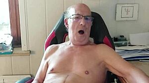 norbertww cums on cam at chaturbate