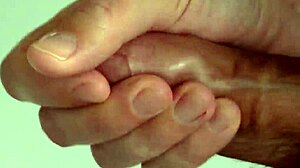 Masturbação solo em close bem de perto