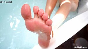 Heidy Pino, my Colombian Latina, looks so erotic in the shower. I can’t resist her charm!