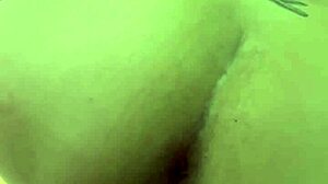 Putinha safada com peitos enormes