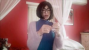 Chantal Squirts Wildly with Her New Favorite Toy