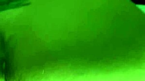 Putinha safada com peitos enormes