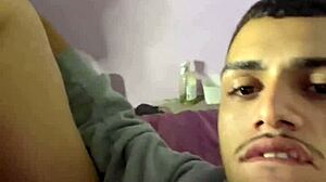 Putinha safada com peitos enormes