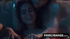 Incontro Notturno Romantico con Sorellastra Karla Kush e Jill Kassidy