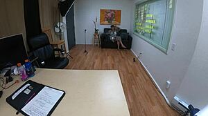 Nataly Dewalt i casting økt suger kuk