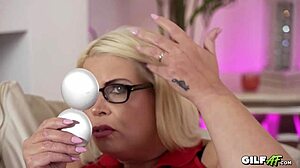 Bestemor Skyler får ansiktskrema etter hardcore squirting