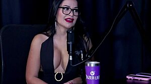 I love giving my ass and get so happy when I drink, gave tips for anal sex and already fucked with 15 in gangbang - Belinha Baracho.
