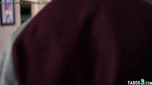 Perv superzvezda dominira plašni mladi 18+ reporterki Aften Opal z grobim kurčevim dejanjem