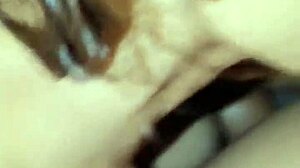 Blonde Indonesia Naik Kontol Monster dengan Rintihan Keras