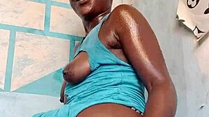 Come watch this sexy ebony crazybitch from Ghana now!  