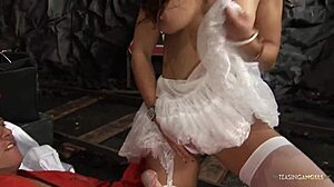 injured worker scores with hot nurse