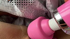 stepsister masturbates behind back