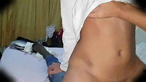 mi padrastro tiene un rico pene me gusta subirme encima de �l