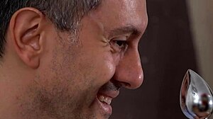 Hete Brunette Babe Krijgt Wilde Seks Met Cum In Mond Actie